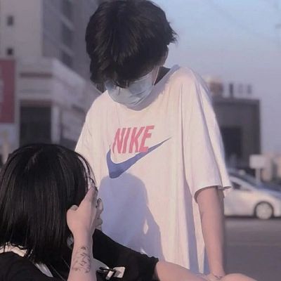 <p>心有猛虎，细嗅蔷薇，蔷薇说我口气好大。</p>