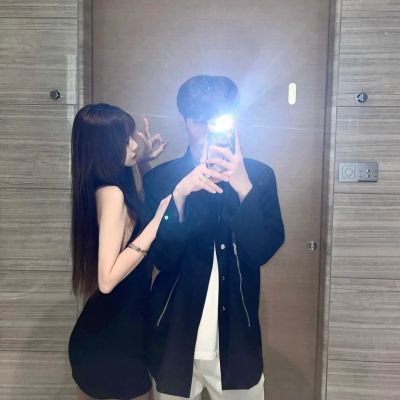 <p>那双手那么温暖，呼唤如此真切。然而这颗心本不属于这里，终将远去</p>