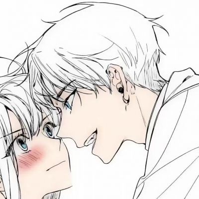 <p>如果只有一种表情的话，那就笑吧。</p>