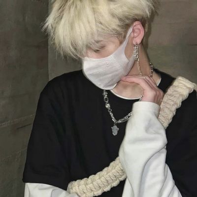 <p>这个月圣诞，下个月元旦，下下月完蛋。</p>