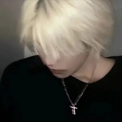 <p>一个人觉得寂寞，是因为害怕踏出最初的一步。</p>