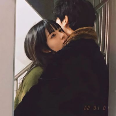 <p>尽管在今后，我有时会变得懦弱、没用、原地踏步不前、因心爱的女孩的一句话而兴奋得忘乎所以，但我们的生活会充满诗意。</p>