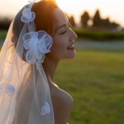 <p>是我来决定我旁边坐谁。</p>