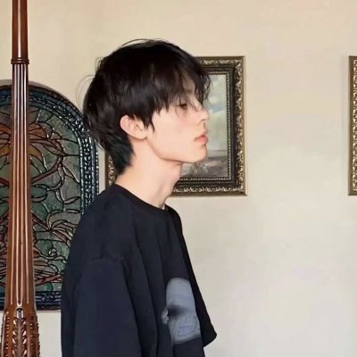 <p>输给谁都可以，唯独不能输给自己。</p>