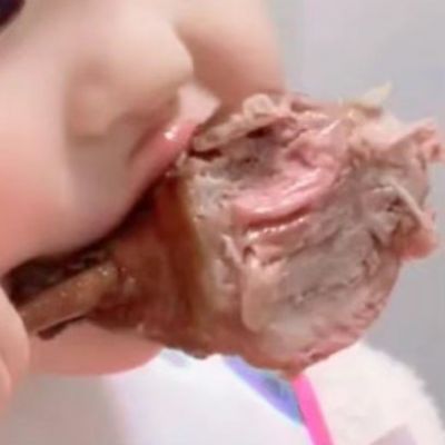 <p>与其去怀疑别人，不如去相信别人。</p>
