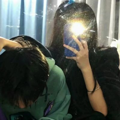 <p>可我要怎样做，才能带着现在这不安的情绪，重新走到故事里描绘的我们那幸福的日子里去呢？</p>