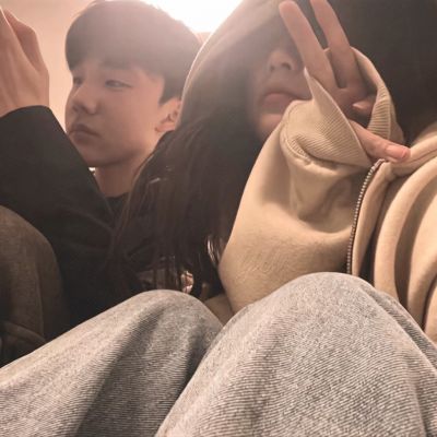 
<p>觉得自己可怜而哭,是小孩子的泪水,就像在希望有谁能为自己做什么.</p>
