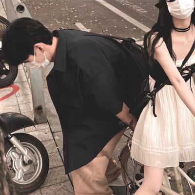 

<p>夹在我女友与前女友与青梅竹马间的果然是修罗场！</p>