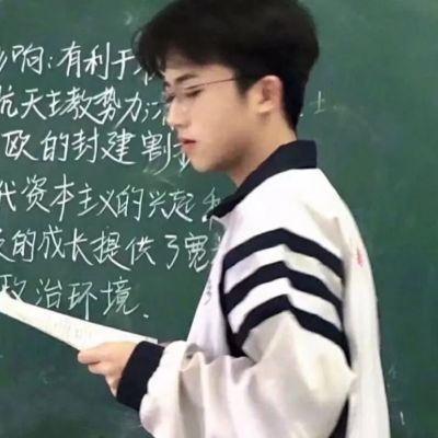 <p>我也许能再一次找到活着的目的，也许能再一次找到活着的意义，为了那些人，奉献出我的人生的话……</p>