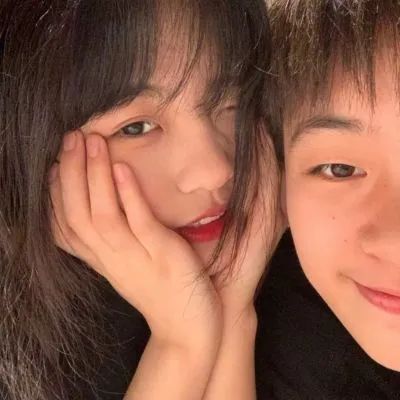 

<p>头上长了一蘑菇，摘下来熬汤喝结果中毒了，医生说我是好菇毒。</p>