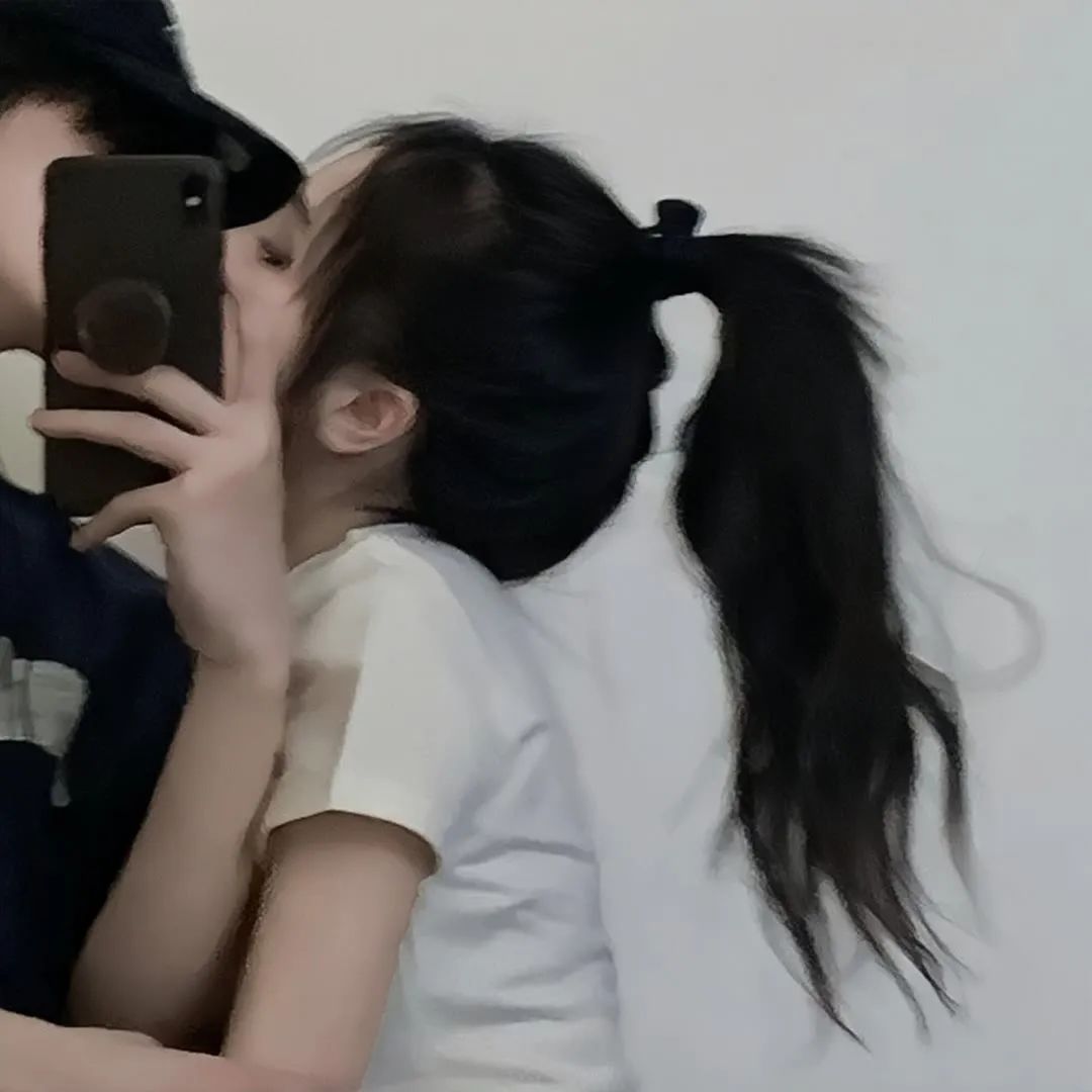 菩提本无树，明镜亦非台。