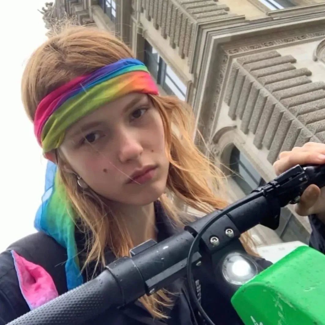 
<p>话说回来，现充还真是麻烦啊。</p> - 卡通头像 - 1